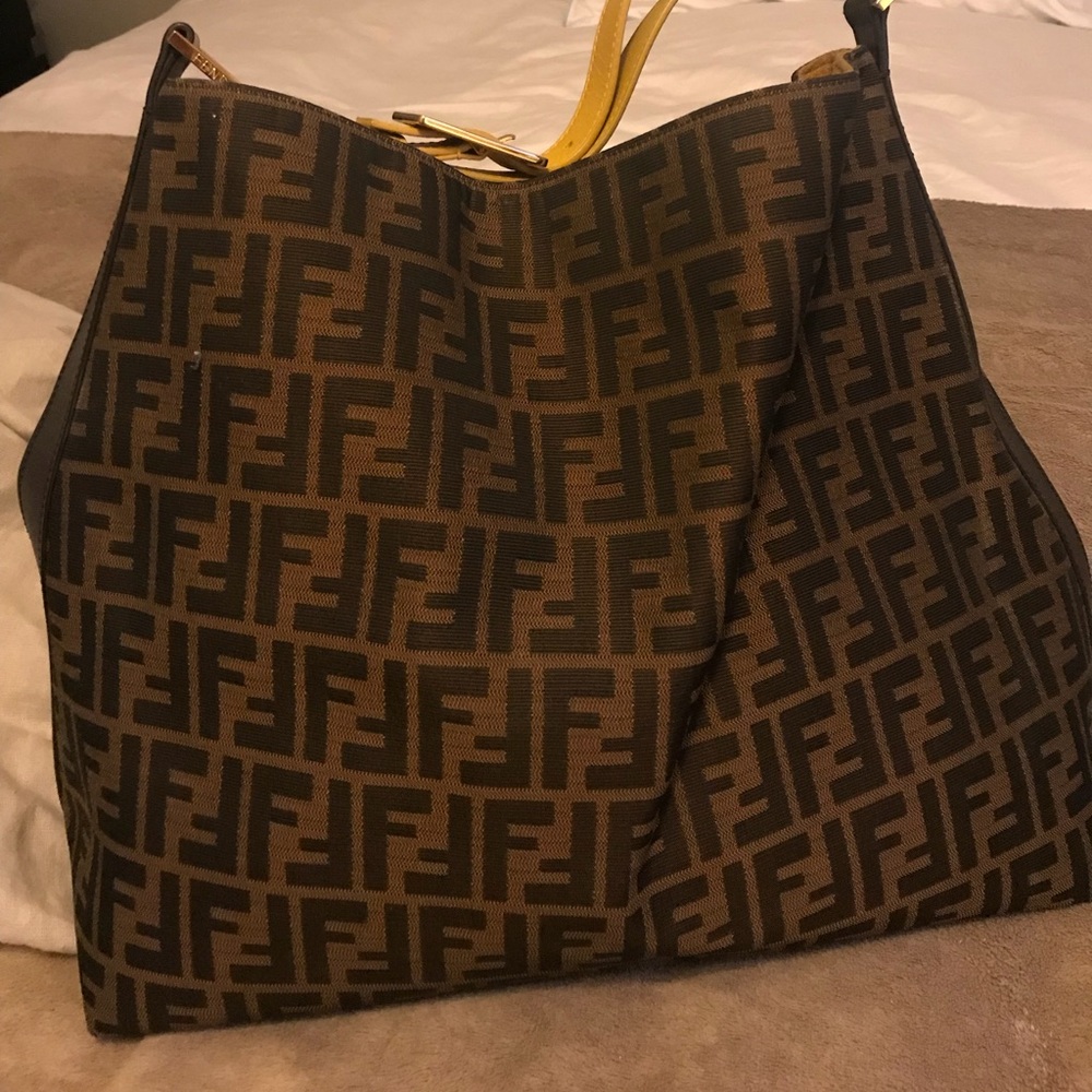 Fendi 👜 Handbag in great condition 👌🏻